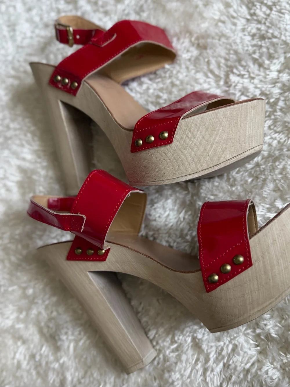 Vera Pelle Red Patent Platform Sandals with Wood-Effect Heel